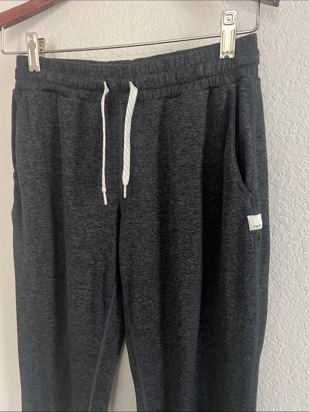 Vuori The Rise, The Shine Performance Joggers In Charcoal Heather.Size XS - Picture 4 of 8
